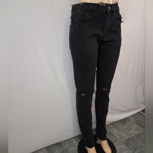 VALABASAS size 34 Sleek Black Distressed Skinny Jeans - Picture 5 of 17